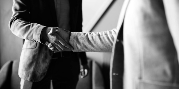 Abogados Extranjería para Extranjeros y No Residentes Estamariu · Contrato Compra-Venta