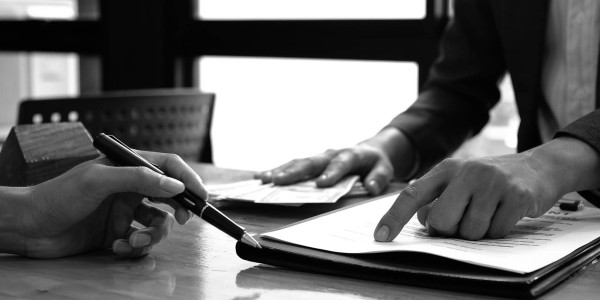 Permisos de Residencia y Trabajo / Visados / Golden Visa Bassella · Visado de Residencia y Trabajo por Cuenta Ajena / Cuenta Propia