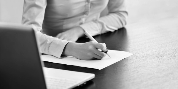 Residentes Comunitarios Estamariu · Representación Legal en Casos de Discriminación